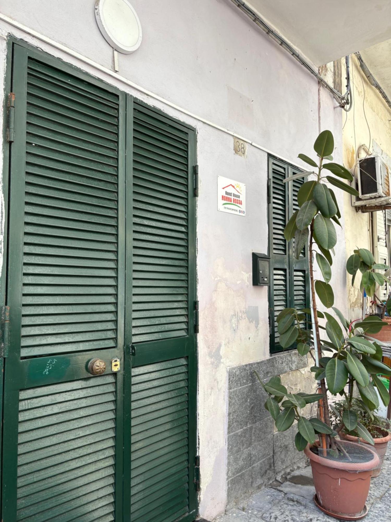 “nonna Rossa” Naples